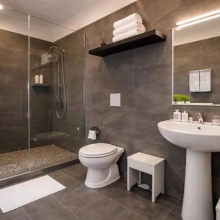 Guest house Max Relax - - Vicino Stazione Centro Storico