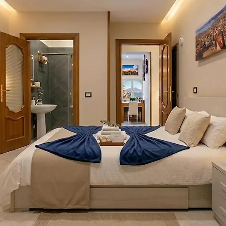 Max Relax - - Vicino Stazione Centro Storico 3* Neapol